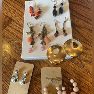 7 pairs of dangling Earrings